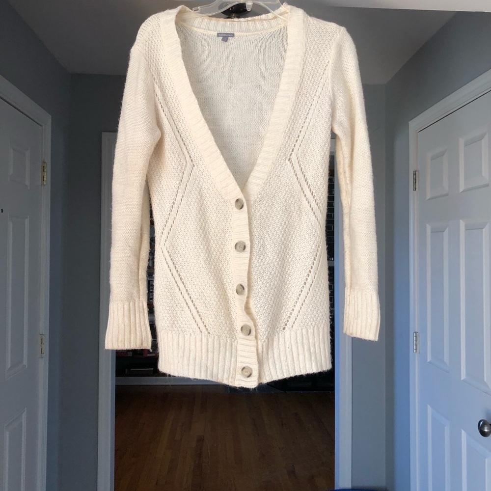 Beige/cream knit sweater/cardigan